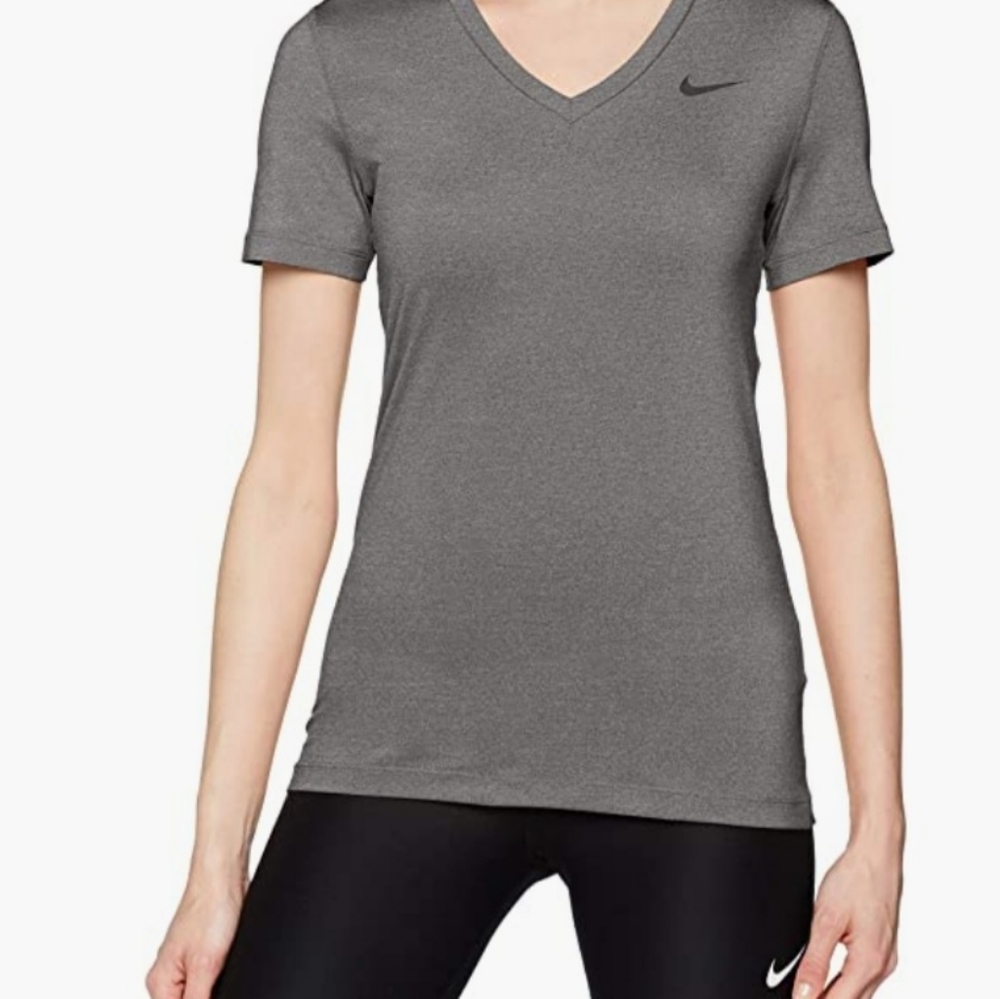 💜NIKE Women's Victory Training Top💜